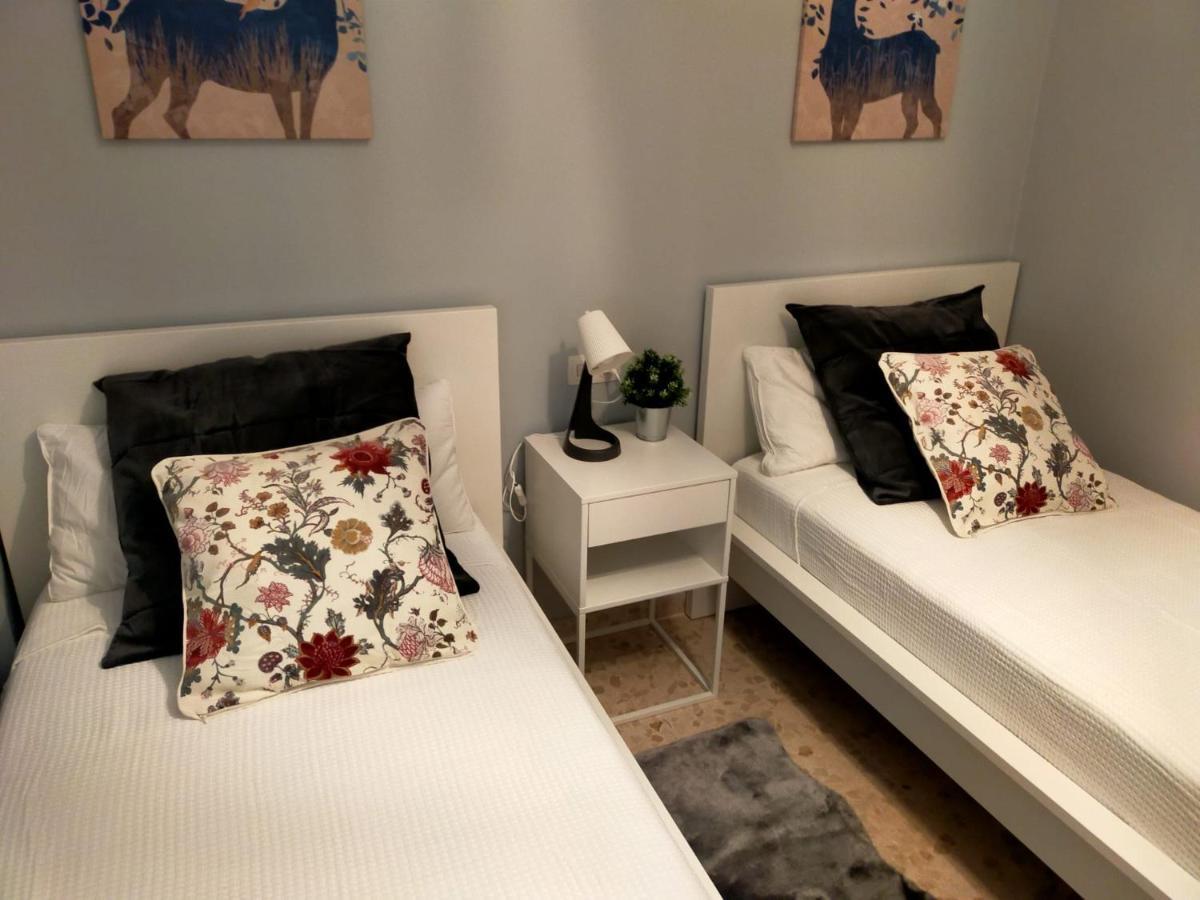 Bastinazo Alohadream - Premium - La Mejor Ubicacion Con Aire Acondicionado, Insonorizacion, Terraza Y Equipamiento En El Puerto De Santa Maria - Grupo De Solo Menores De 25 No Aceptados Salvo Fianza Adicional Esterno foto